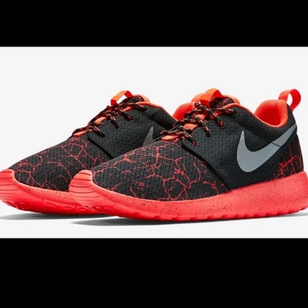 Nike Roshe Run Youth Size 5.5 Y Shoes One Print Lava Black Crimson. Fits size 6W